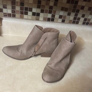 Massini short boots 9
